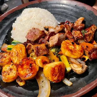 Filet and scallop combo