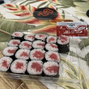 4 orders tekka maki. ONE shoyu packet. ‍