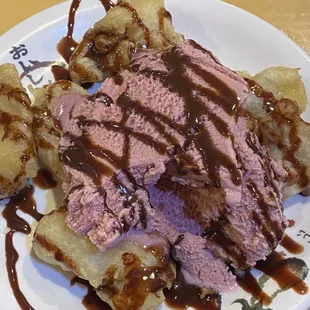 Red bean icecream with tempura banana