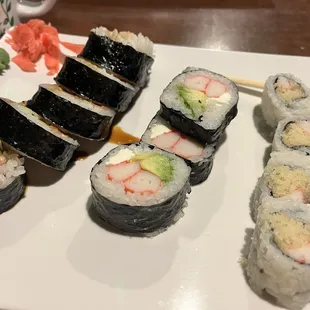 3 sushi rolls