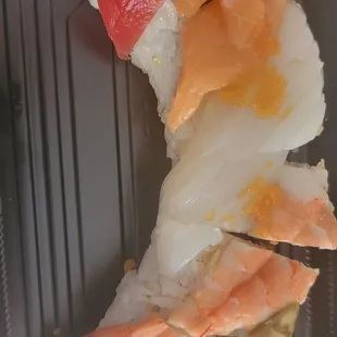 Not a good-looking Rainbow roll