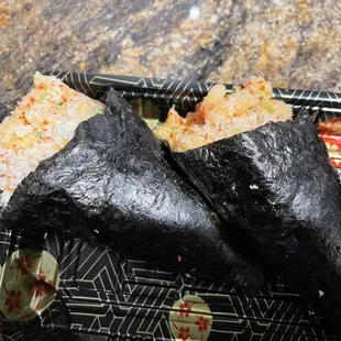 Spicy scallop hand rolls