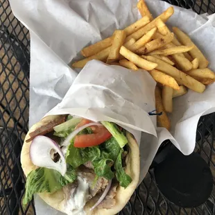 Gyro Pita w/ fries