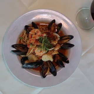 Zuppe Di Pesce Pasta