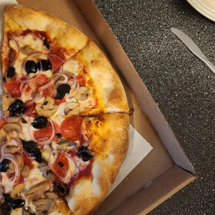 Tasty pizza, just needs to have better coverage