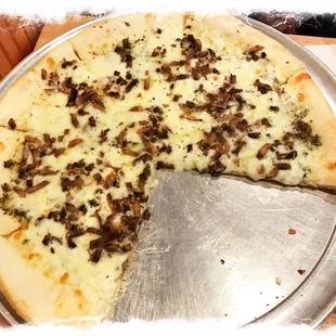 Medium White Pizza with Mushrooms