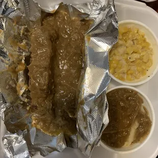 Meatloaf dinner mashed potatoes and corn