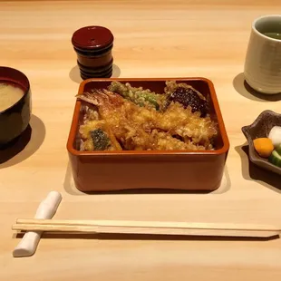 Shrimp Ten-ju /House Green Tea/ Pickles/Miso Soup