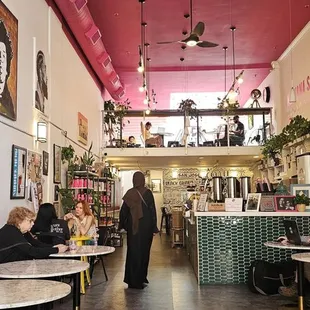 So pretty, and TONS of space for working/studying/chillin&apos; or vibin&apos; (as the young folks call it).