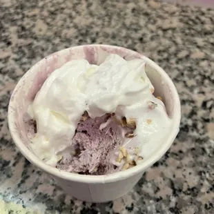 Black currant magic sundae with blueberry
