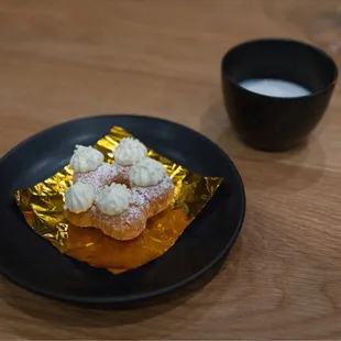 Mochi Donut, chestnut milk, cremeux