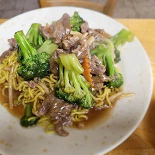 Dinner @Nishi Moncho Ramen; 9/11/2024. Hubby David ordered, Broccoli Yakisoba. Mahalo for sharing some Broccoli with me. Lol!