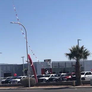 Don't wait for the next big sale! Our #DealMakers are ALWAYS making the BEST deals! Open Sundays for your convenience!