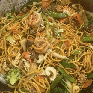 Noodles with beef &amp; shrimp