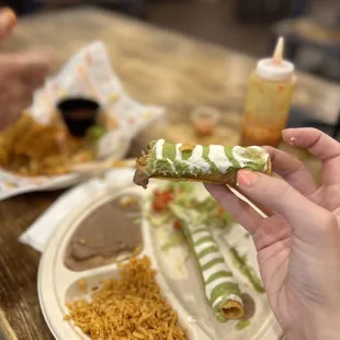 The flautas are tasty!