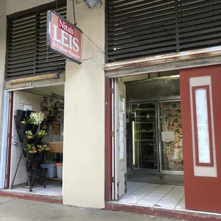Outside of NITA&apos;s LEIS &amp; Flower Shoppe *3/19/2021