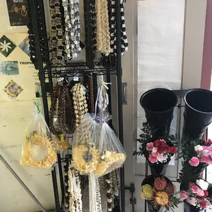 Lei and flower selection