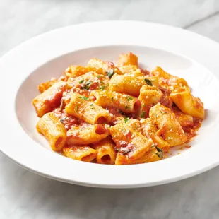 RIGATONI POMODORO - san marzano marinara, basil &amp; parmesan