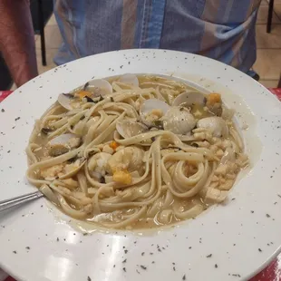 Linguini with White Clam Sauce.. YUMMMMM