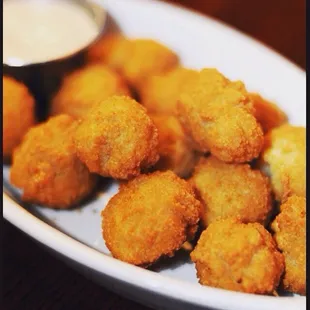 Fried Breaded Mushrooms served with homemade marinara or Ranch dressing