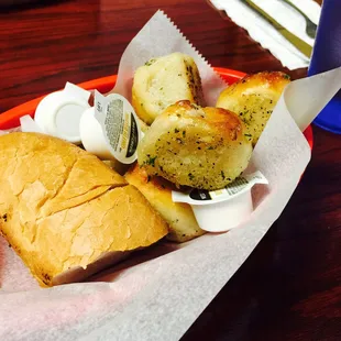 Garlic knots....yummmm