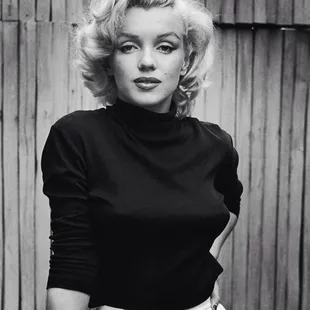 a black and white photo of marilyn monroe