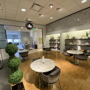 sushi and sashimi, interior