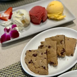Cookie + gelato flight