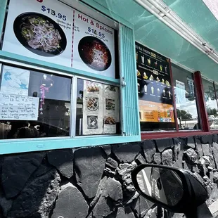 drive thru available