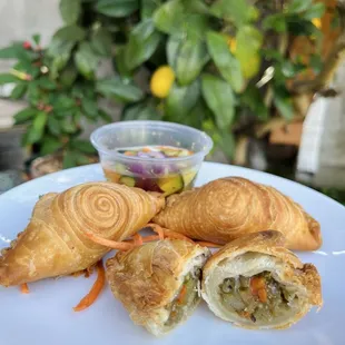 Thai Samosa - nice, flaky exterior. Filling on the sweeter side (for me) 4/5