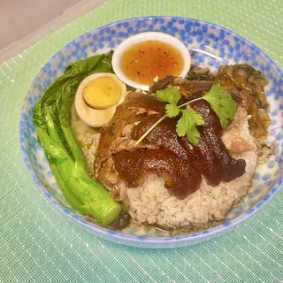 Khao Kaa Moo (Stewed Pork Leg Rice)