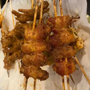 food, chicken wings and fried chicken