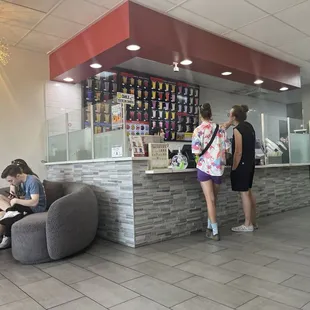 May I take your order please