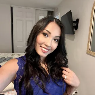 Lizz B.