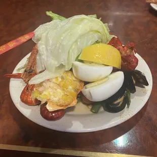 Crawfish, fried prawns, other stuff