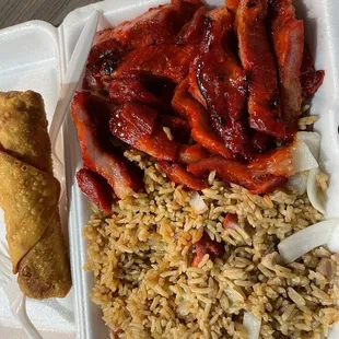 Boneless spare ribs with fried rice. Come with egg roll for lunch.