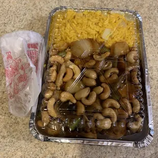 Cashew chicken and egg roll