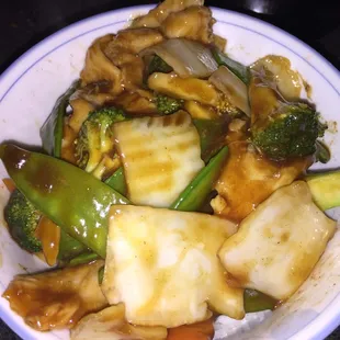 Chicken w/ Chinese veggies + broccoli in brown sauce ($5.95). Pretty decent.