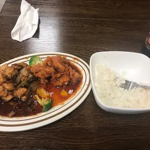 Good service average orange chicken... average rice (not jasmine) Very good bourbon chicken