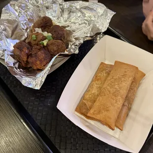 chicken wings and fried chicken, bbq chicken, fried chicken wings, chicken, bbq wings, chicken wings, fried chicken, poultry, food