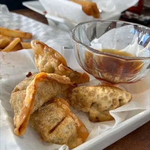 6 Piece Fried Gyoza VERY CRUNCHY AND DELICIOUS