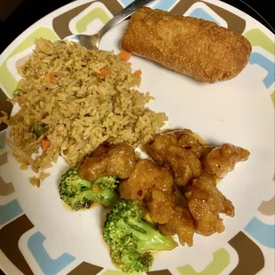 General Tso&apos;s, fried rice, egg roll