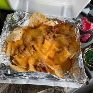 a tray of nachos