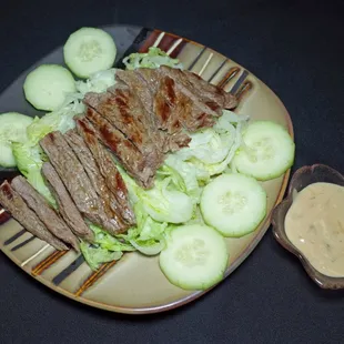 Grilled beef salad