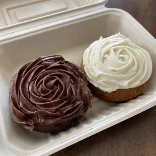 Chocolate cake, carrot cake