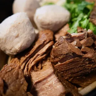 Thai beef noodle soup (pre-assembly)