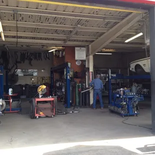 Steve&apos;s Mufflers shop interior