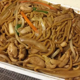 Chicken lo mein