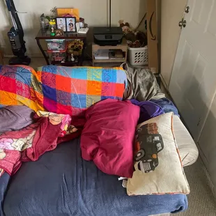 They have such comfy couches and bomb chinese food. Highly recommend!!!