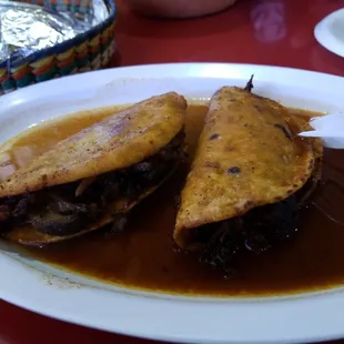 Tacos Dorado de borris de chivo